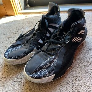 Men’s Adidas Dame 6 “Hecklers Get Dealt With” Size 13